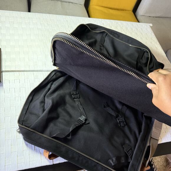 Tumi Dakota Weekender Carry On Bag Black Brown with Original Lock & Keys Travel - Picture 7 of 10